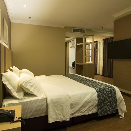Hotel Anika Kluang Esterno foto