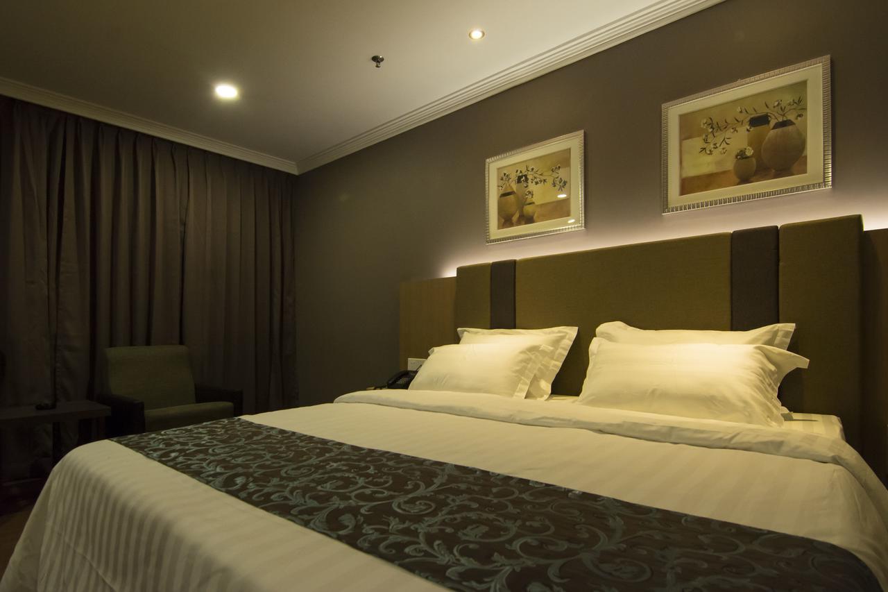 Hotel Anika Kluang Esterno foto