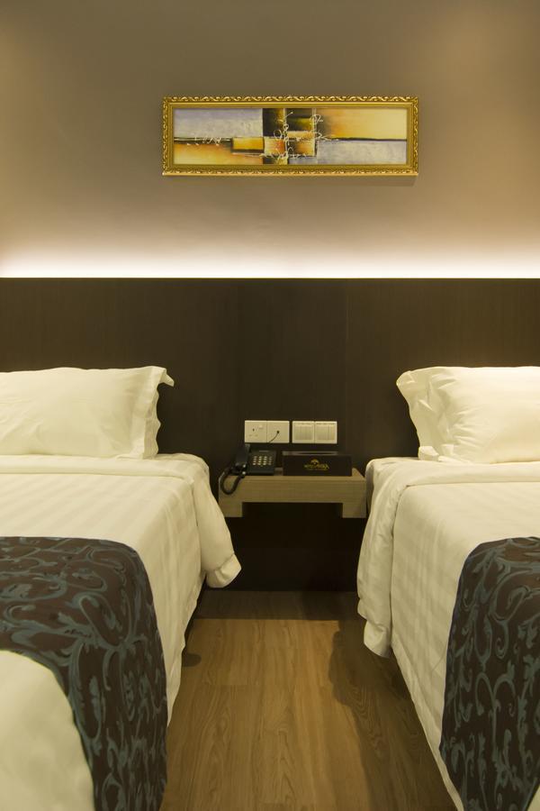 Hotel Anika Kluang Esterno foto