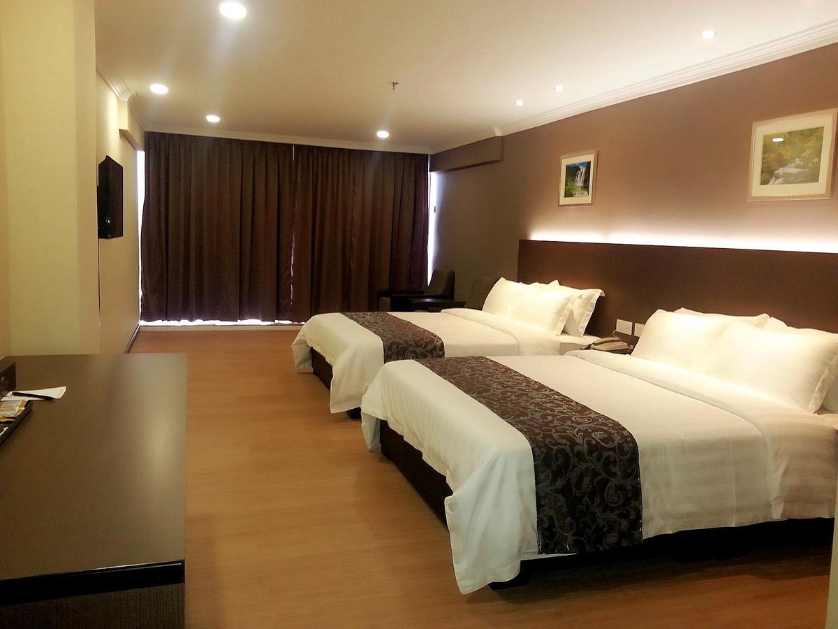 Hotel Anika Kluang Esterno foto